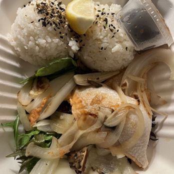 Waikiki Garlic Shack - Salmon plate - Seafood Near Me - Honolulu, Hawaii