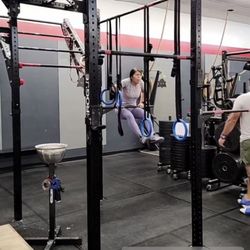 CrossFit Shokunin - Doing a muscle up!!