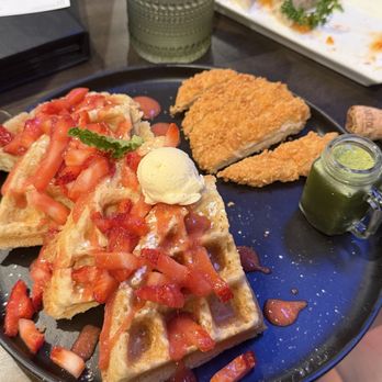Nori - Chick'n and waffles - Vegan Near Me - Austin, Texas