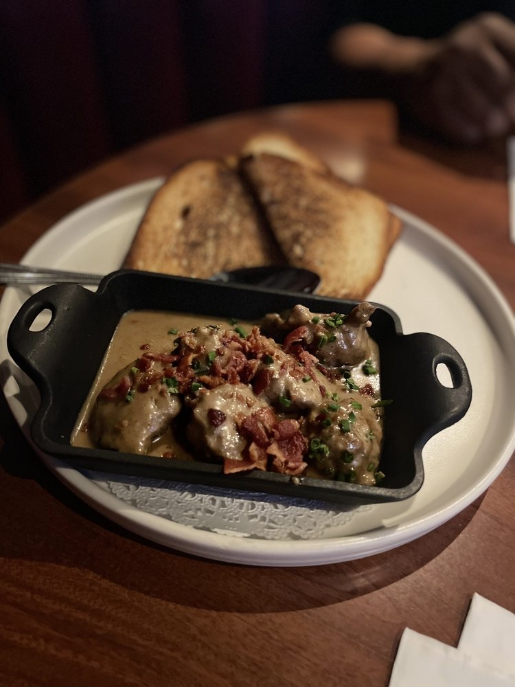 Bully's East Prime Bistro Sports Bar