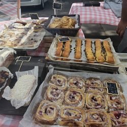 Kiki's Cookies and Cakes