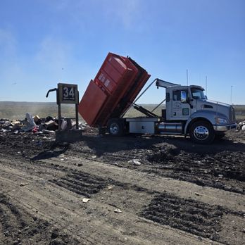 E-Z Roll Off Containers - Dumping a 20yd from a home clean out in Sebring - Dumpster Rental Near Me - Paris, Ohio E-Z Roll Off Containers - Dumping a 20yd from a home clean out in Sebring - Dumpster Rental Near Me - Paris, Ohio