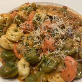 Old Spaghetti Factory - Tortellini pomodoro with chicken - Italian Near Me - Abbotsford, British Columbia Old Spaghetti Factory - Tortellini pomodoro with chicken - Italian Near Me - Abbotsford, British Columbia