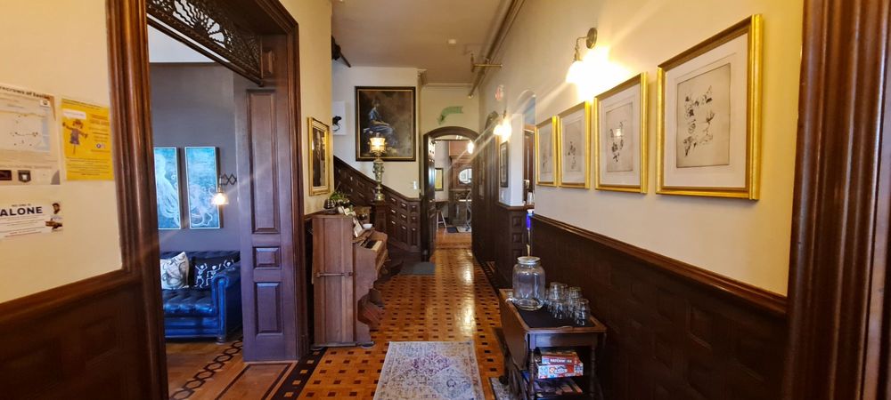 Three Birds Tavern