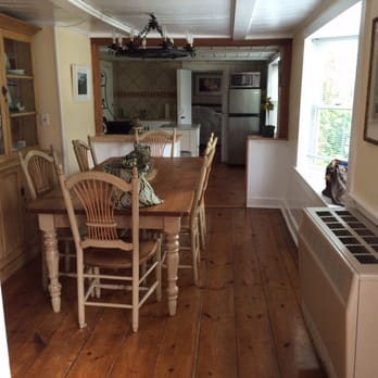 The Roundtree, Amagansett - Dinning area and kitchen inside our cottage. - Hotels Near Me - Amagansett, New York