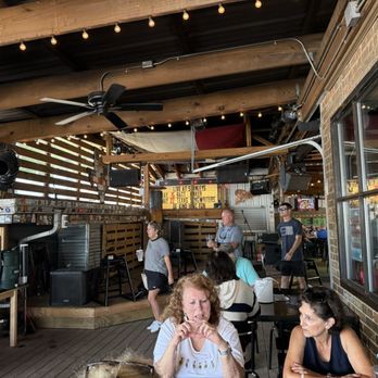 Stanley's Famous Pit Barbecue - Inside seating - Barbeque Near Me - Tyler, Texas