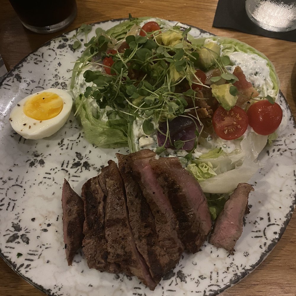 Bigfire - Salad with Steak - American Near Me - Orlando, Florida Bigfire - Salad with Steak - American Near Me - Orlando, Florida