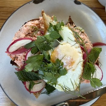 Cafe Olli - Salmon toast with egg - Cafes Near Me - Portland, Oregon Cafe Olli - Salmon toast with egg - Cafes Near Me - Portland, Oregon