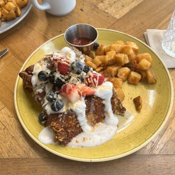 Deck. - French toast - Hawaiian Near Me - Honolulu, Hawaii Deck. - French toast - Hawaiian Near Me - Honolulu, Hawaii