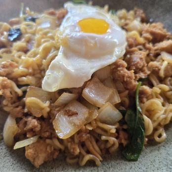 Banana Blossom - kai pao gai ramen - Thai Near Me - Gretna, Louisiana