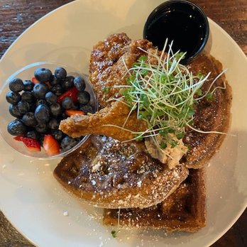 Finch & Fifth - Fried chicken and waffle - Bars Near Me - Augusta, Georgia