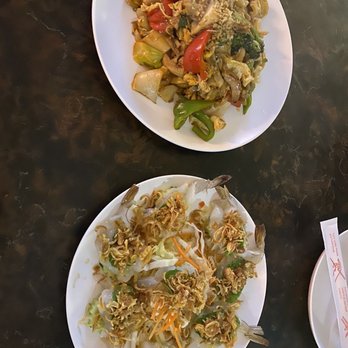 Pattaya Thai - Drunken noodles (chicken) and naked shrimp! - Thai Near Me - Honolulu, Hawaii Pattaya Thai - Drunken noodles (chicken) and naked shrimp! - Thai Near Me - Honolulu, Hawaii