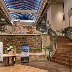 RC Willey - Entrance has a grand staircase up to Level M.