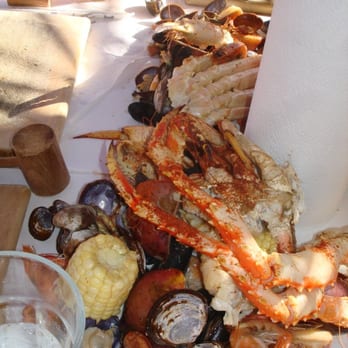 The Crab Pot - The table - Seafood Near Me - Seattle, Washington The Crab Pot - The table - Seafood Near Me - Seattle, Washington
