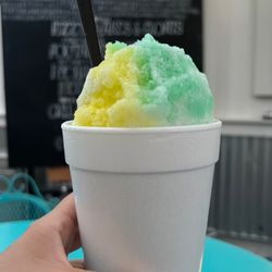 Fizzy Bees Cafe - Pina Colada Aloha Sno!