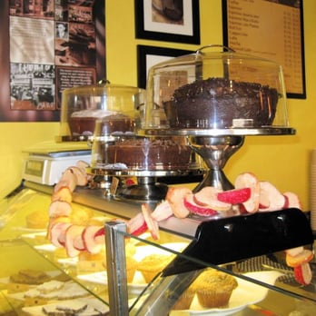 Yellow Vase - cakes - Bakeries Near Me - Redondo Beach, California