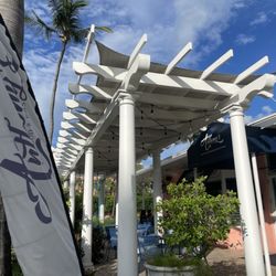 Anthony’s Seafood & Ribs - Outside