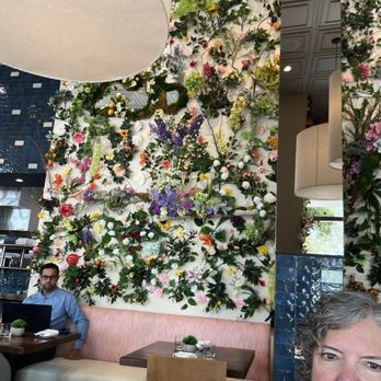Cucina Moderna - Decor and beautiful friend! - Italian Near Me - Fort Lauderdale, Florida Cucina Moderna - Decor and beautiful friend! - Italian Near Me - Fort Lauderdale, Florida
