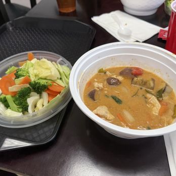Baan Baan Thai Express - Panang curry with chicken and a veggie base - Thai Near Me - Camp Verde, Arizona