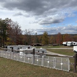 Pittsburgh Roaring Run RV Resort - View from the basketball court
