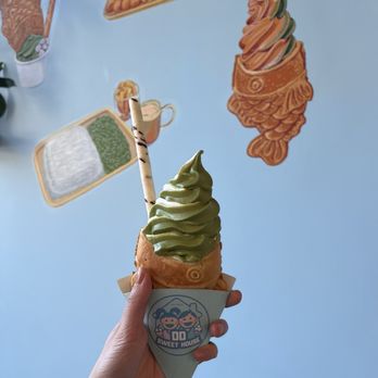 Dd Sweet House - Matcha & vanilla swirl taiyaki soft serve - Bubble Tea Near Me - Portland, Oregon Dd Sweet House - Matcha & vanilla swirl taiyaki soft serve - Bubble Tea Near Me - Portland, Oregon