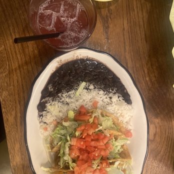 Superica - Guacamole tacos (vegan) & hibiscus margarita - Tex-Mex Near Me - Houston, Texas