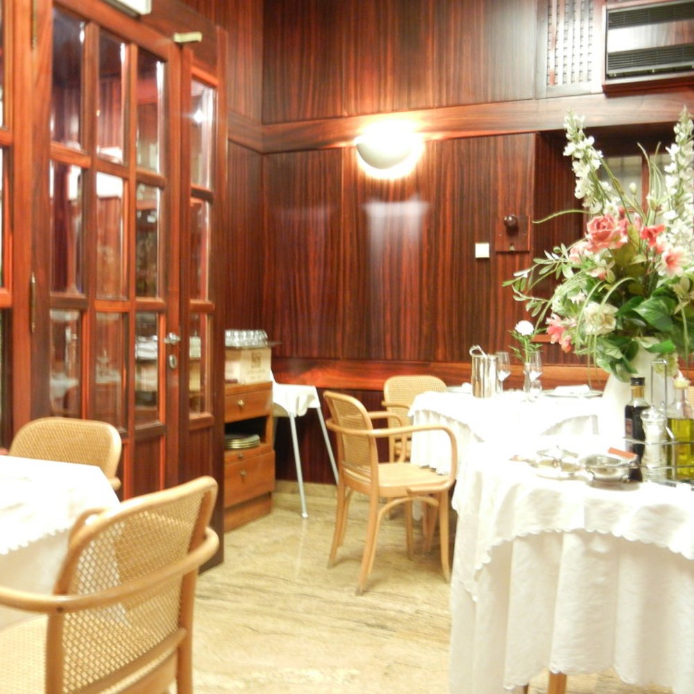 Il Tartufo - Cozy, intimate dining room. - Italian Near Me - Spoleto, PG