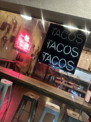 Màs Por Favor Taqueria y Tequila by null