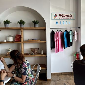 Mimi’s Handmade Ice Cream - Tables and chairs. - Ice Cream & Frozen Yogurt Near Me - Rockville, Maryland Mimi’s Handmade Ice Cream - Tables and chairs. - Ice Cream & Frozen Yogurt Near Me - Rockville, Maryland