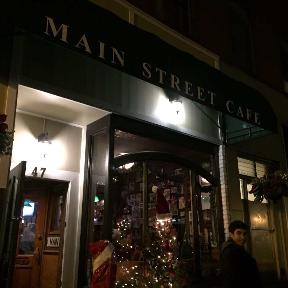 Main Street Cafe - Tiny cafe entrance. - American Near Me - Northport, New York Main Street Cafe - Tiny cafe entrance. - American Near Me - Northport, New York
