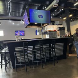 Tall Paul's - Bar area