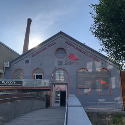 Šutr PUB - Budova