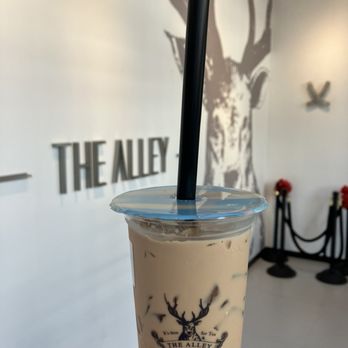 The Alley - Royal No. 9 Milk Tea - Bubble Tea Near Me - Seattle, Washington The Alley - Royal No. 9 Milk Tea - Bubble Tea Near Me - Seattle, Washington
