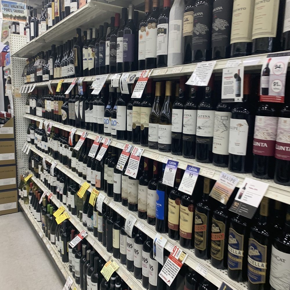Glendale Liquors - rows of bottles of wine on shelves - Beer, Wine & Spirits Near Me - Kendall Park, New Jersey Glendale Liquors - rows of bottles of wine on shelves - Beer, Wine & Spirits Near Me - Kendall Park, New Jersey