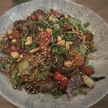 Earls Kitchen + Bar - Kung Pao - Canadian (New) Near Me - Edmonton, Alberta Earls Kitchen + Bar - Kung Pao - Canadian (New) Near Me - Edmonton, Alberta