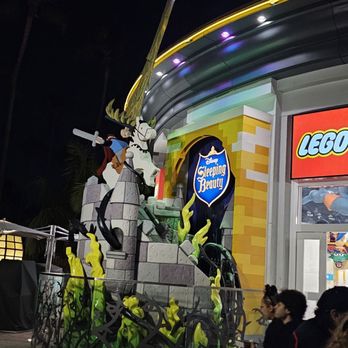 Lego - Toy Stores Near Me - Anaheim, California