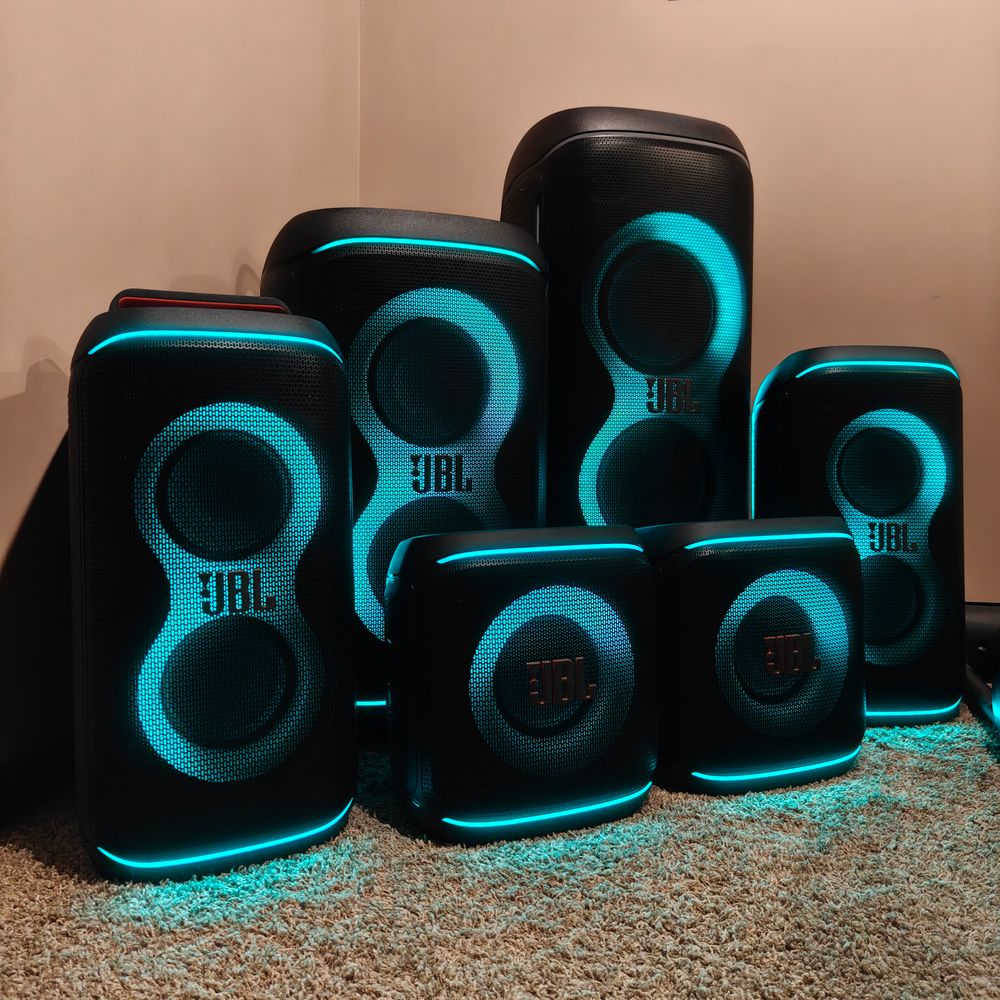 Social spots from Soundmaster Solutions