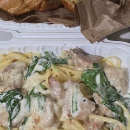 Hicken Alfredo and Garlic bread is sooo good.