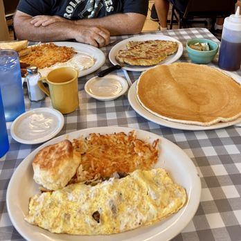 Hungry Hunter Restaurant - Chicken Fried Steak, Philly Cheese Omelet and a single pancake! Yikes!!' All Great! - Breakfast & Brunch Near Me - Branson, Missouri