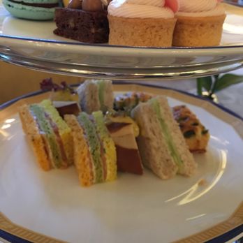 香港半島酒店 - Afternoon tea service, sampler. - Hotels Near Me - Hong Kong, HK