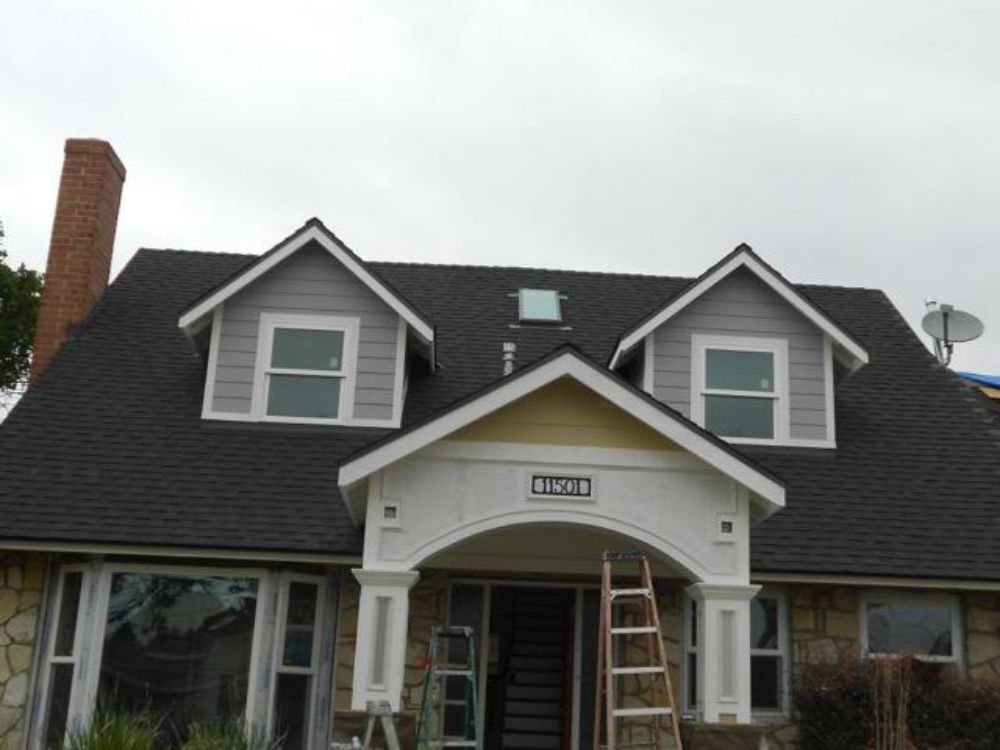 Slide of A&M Roofing