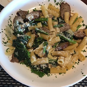 MO'NELISA - Broccoli Rabe Rigatoni with Sausage in a Light Garlic Sauce - Pizza Near Me - Point Lookout, New York