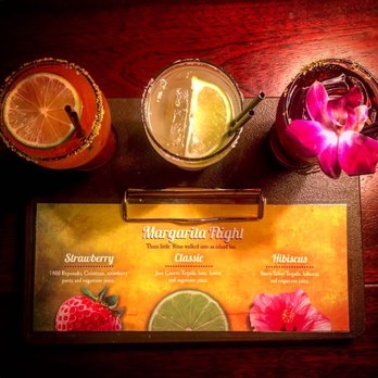 Bahama Breeze - Hibiscus Margarita Classic Margarita Strawberry Margarita - Bars Near Me - Troy, Michigan