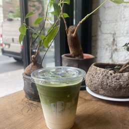 Matcha Latte with Oatmilk Matcha Latte with Oatmilk