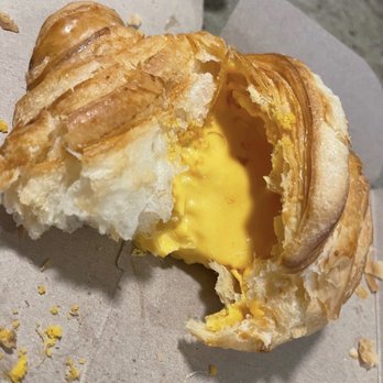 LA LA Bakeshop - Bakeries Near Me - Scarborough, Ontario