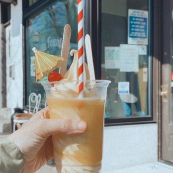 The Weldon Fountain - Dole whip float - Ice Cream & Frozen Yogurt Near Me - Glenside, Pennsylvania