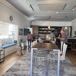 Windy Oaks Winery Tasting Room Carmel - Inside