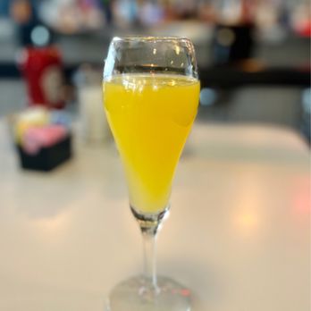 Luckys Cafe - Mimosa Madness - American Near Me - Dallas, Texas
