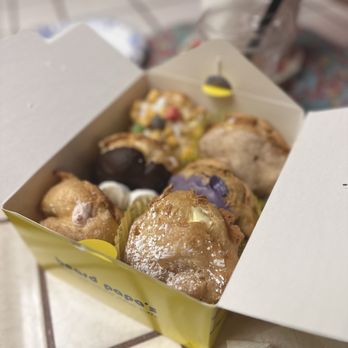 Beard Papa's - Desserts Near Me - Tracy, California