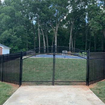 Plaza Fence - Fences & Gates Near Me Plaza Fence - Fences & Gates Near Me
